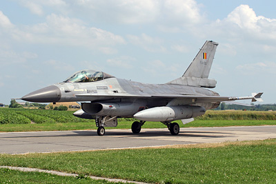 F-16 taxies by the WAC